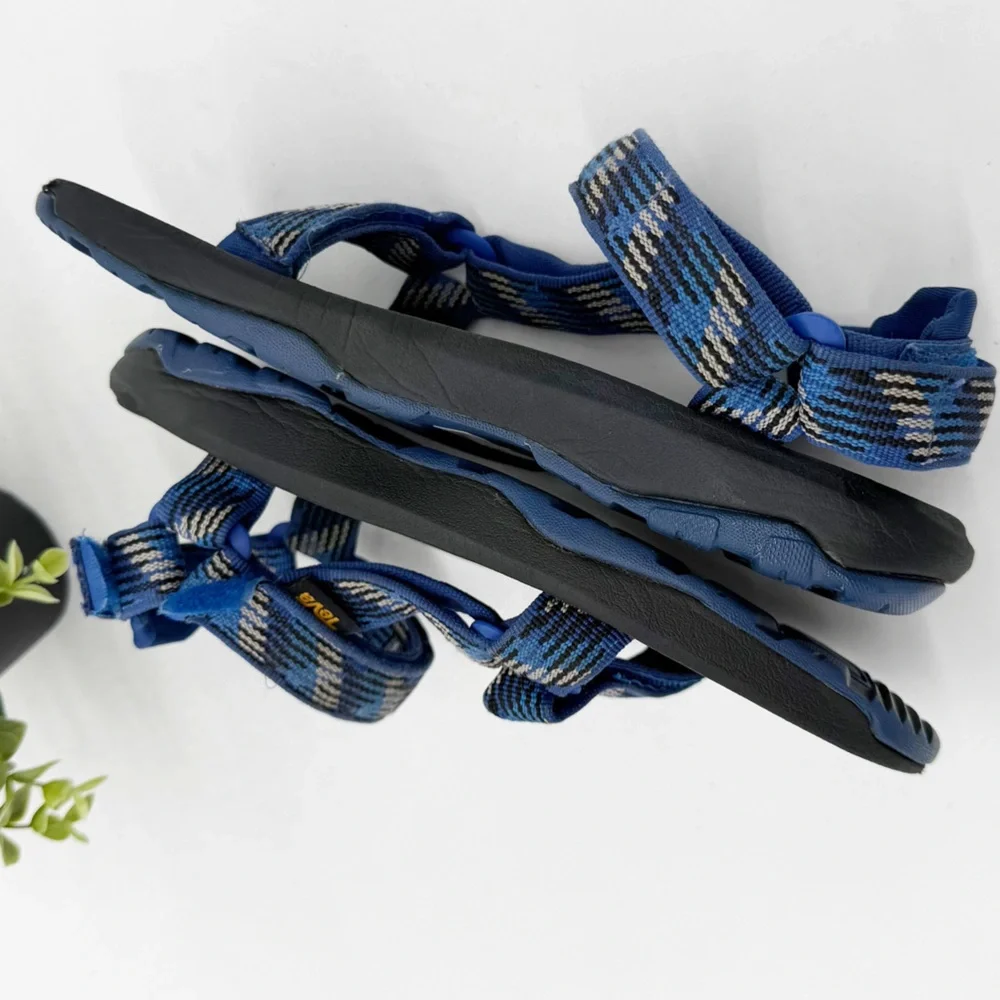 Teva Youth Hurricane XLT 2 Sandal Size 4 Blue Outdoor Gorpcore Hiking Camping
